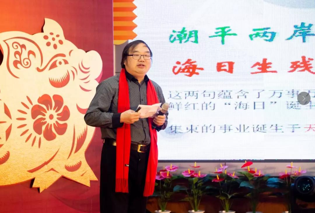 中國(guó)建筑金屬結(jié)構(gòu)協(xié)會(huì)專家委員會(huì)副主任、中國(guó)建筑設(shè)計(jì)集團(tuán)教授張躍峰 